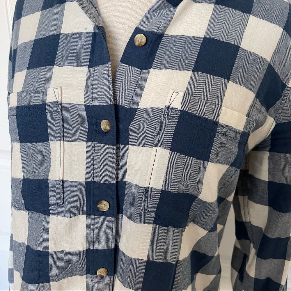 Abercrombie Blue and White Checkered Button Down Shirt - Picture 2 of 5